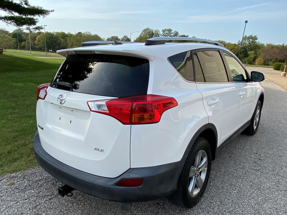 2015 Toyota RAV4 XLE FWD SUV