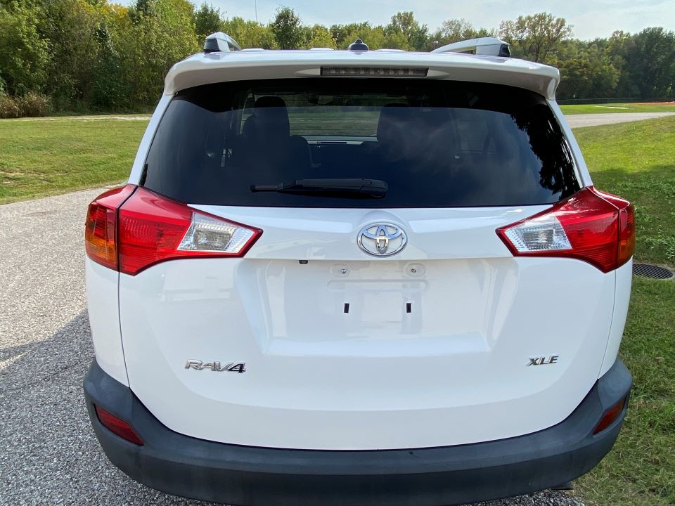 2015 Toyota RAV4 XLE FWD SUV