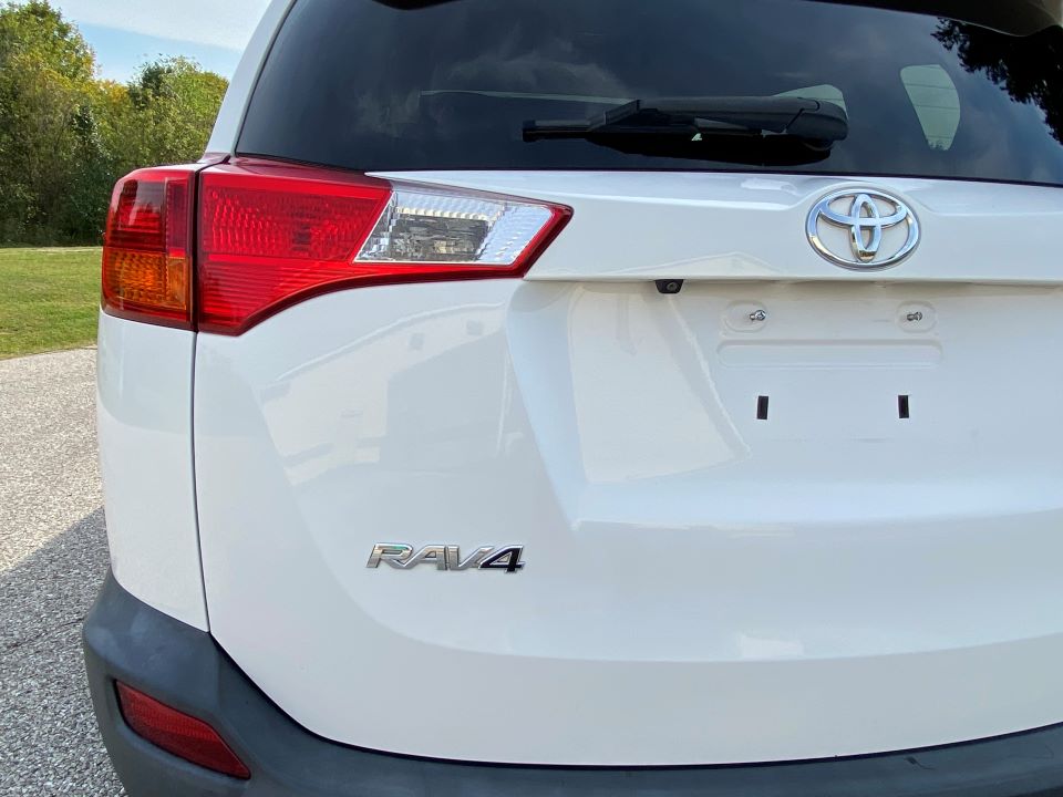 2015 Toyota RAV4 XLE FWD SUV